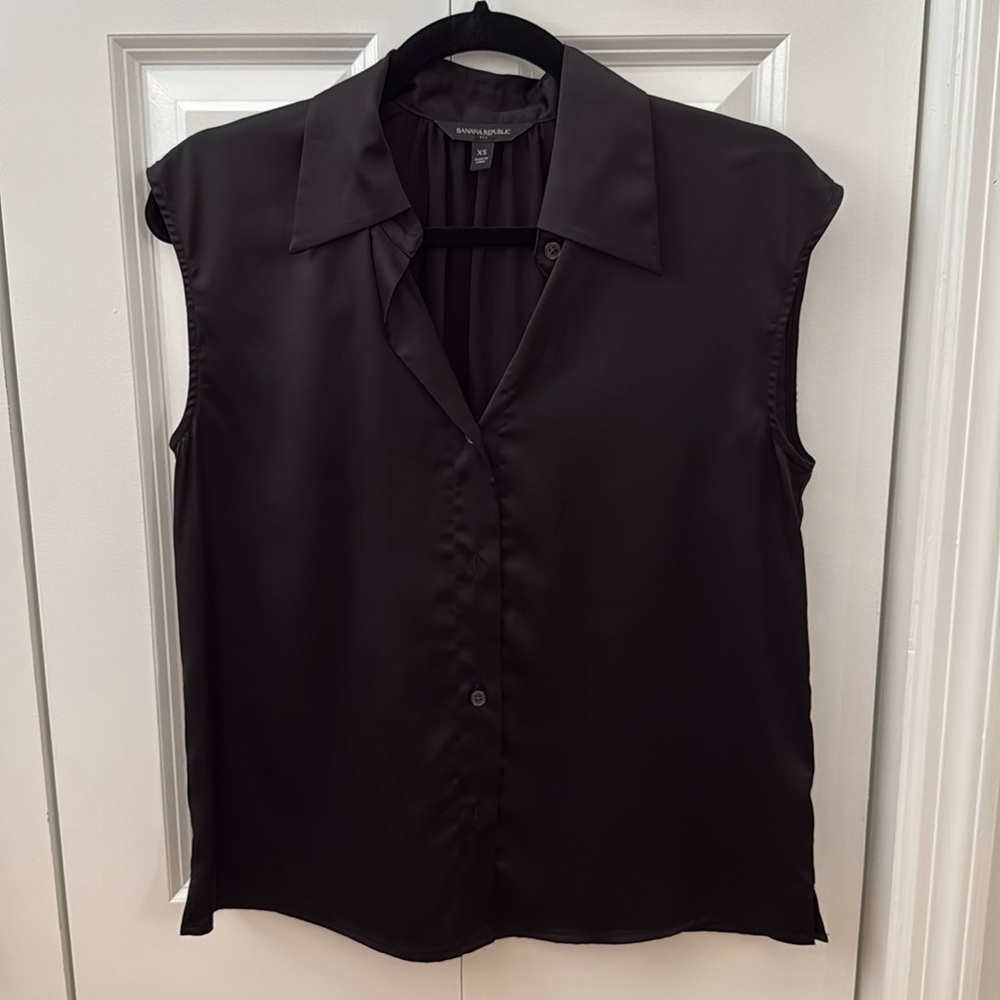 Banana Republic Collared Blouse in Black